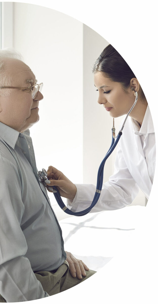 Anziano Dottoressa Centri Medici Primo